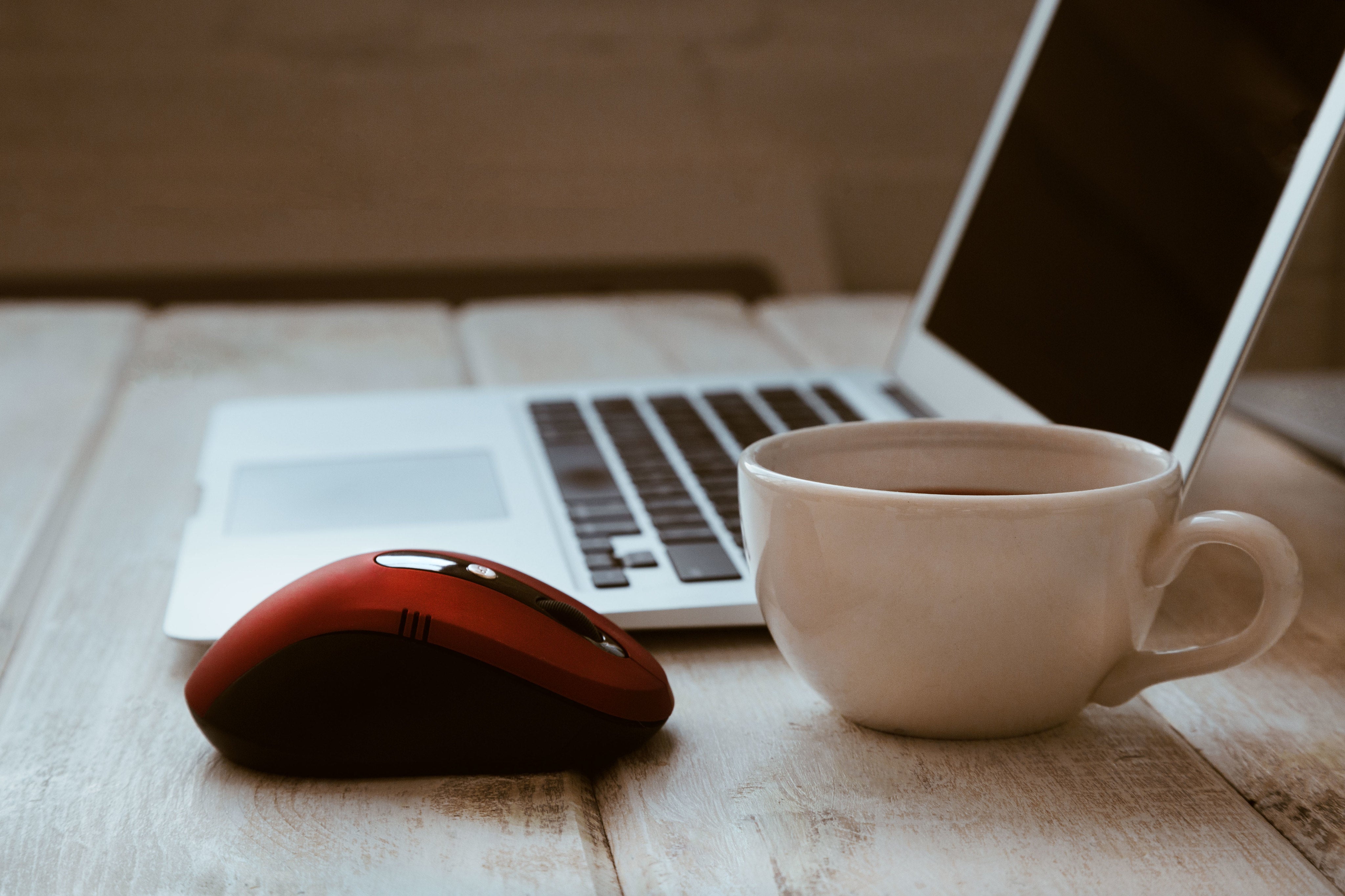 red-mouse-computer.jpg